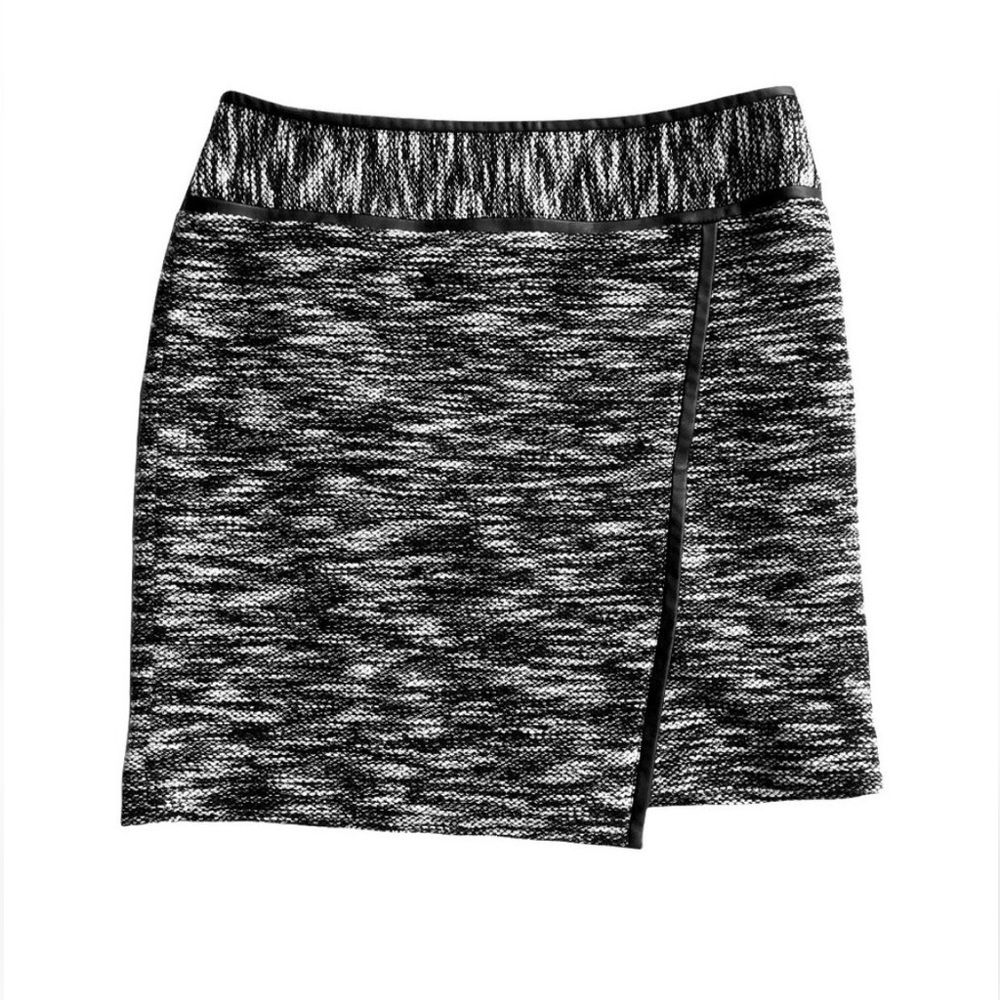 White House Black Market Black White Tweed Skirt with Faux Leather Trim Sz 0.